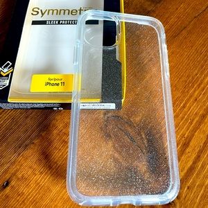 Otter symmetry sleek protection iPhone 11 case.